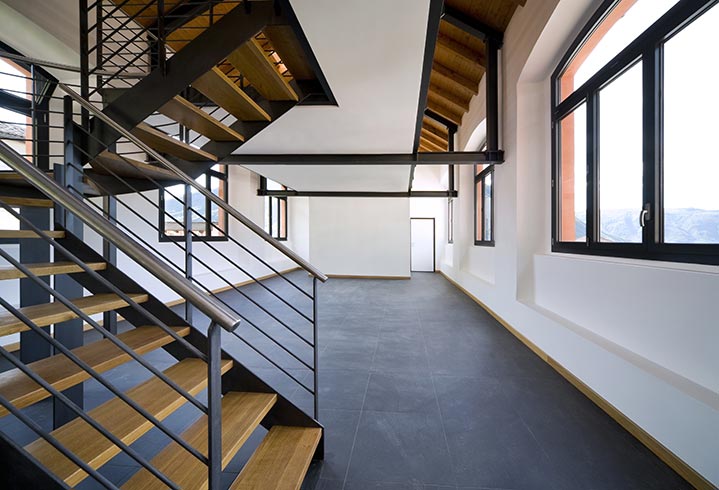 Escalier bois style industriel loft