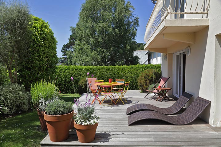 Terrasse en bois pour étandage - Le Monde est un Jardin