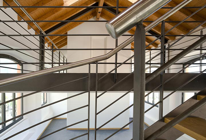 Escalier bois style industriel loft