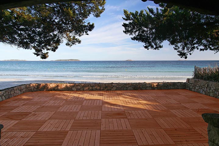 Terrasse caillebotis vue mer