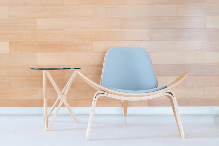 Exemple de chaise design en bois