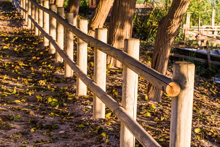 Une barrière en bois