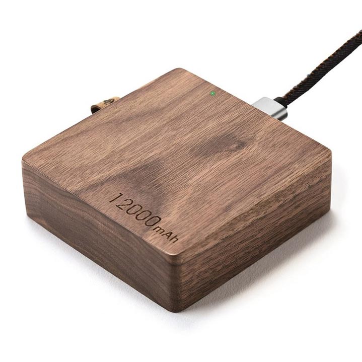 Chargeur de batterie nomade en bois