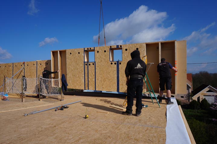 Mise en place de l'ossature bois sur chantier