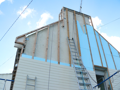 Travaux d'isolation thermique extérieure sur le pignon