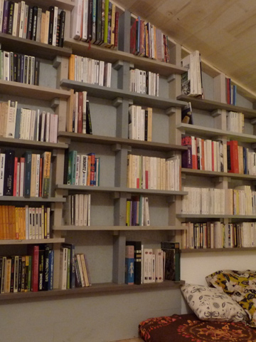 bibliothèque personnalisée en bois